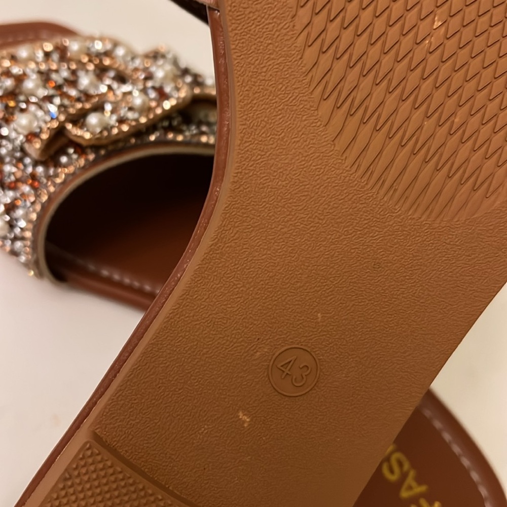 Women brown flip flop sandals rhinestones fashion slide faux pearl elegant - Picture 2 of 12